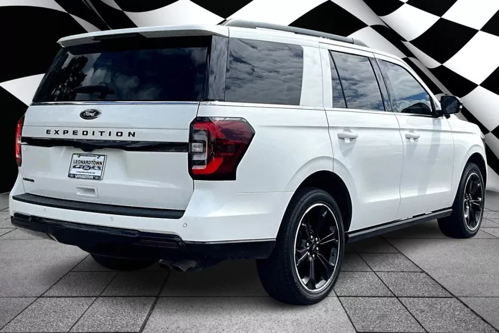 2022 Ford Expedition Limited photo 1