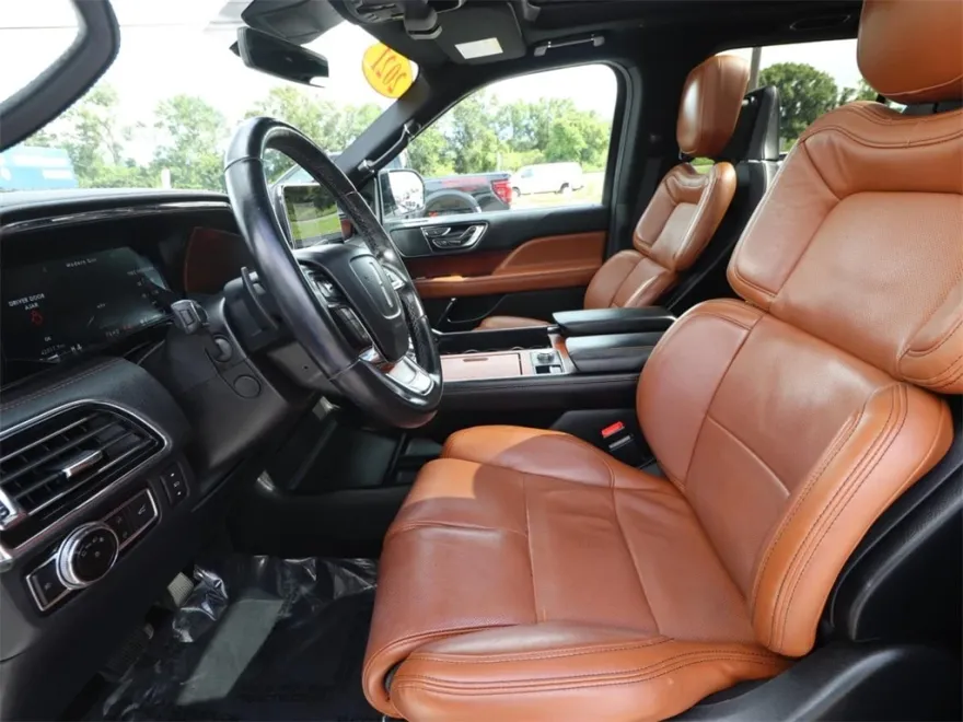 2021 Lincoln Navigator L Reserve photo 1