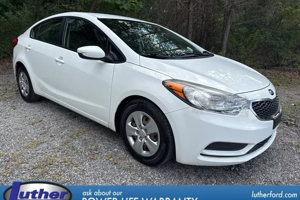 2016 Kia Forte LX photo 1