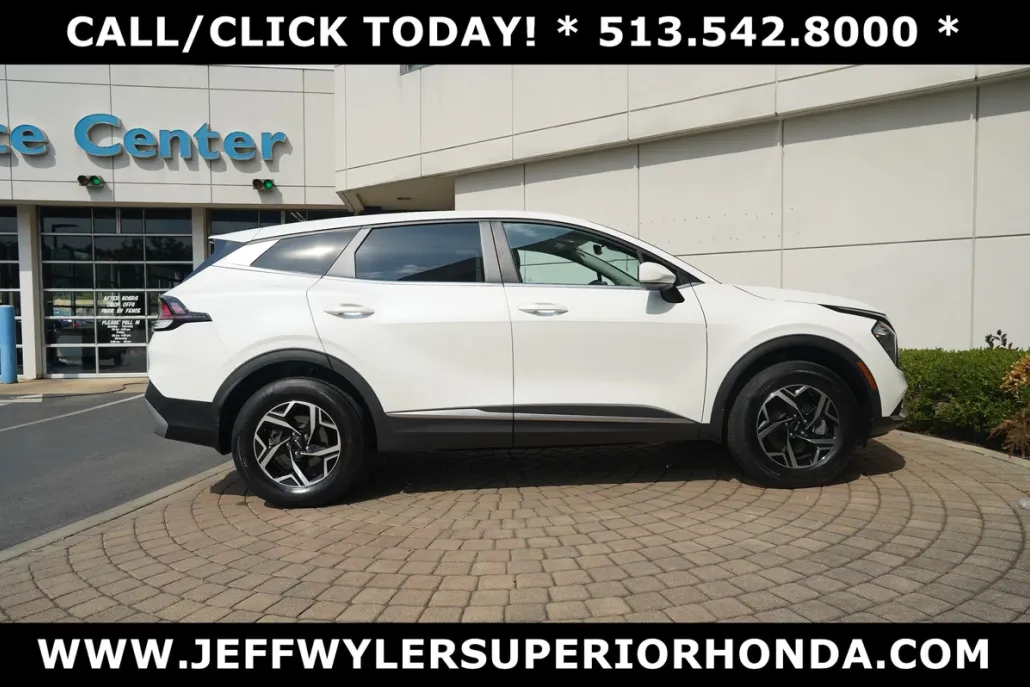 2023 Kia Sportage LX photo 1