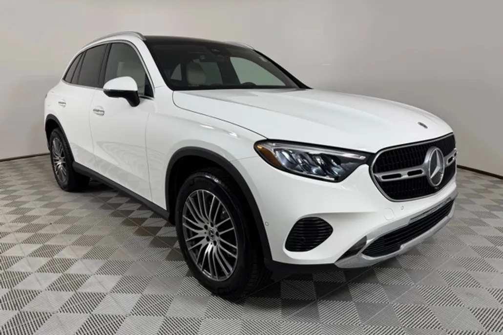 2026 Mercedes Benz GLC 300 4MATIC photo 1