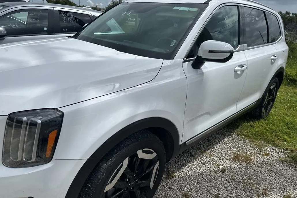 2025 Kia Telluride S photo 1
