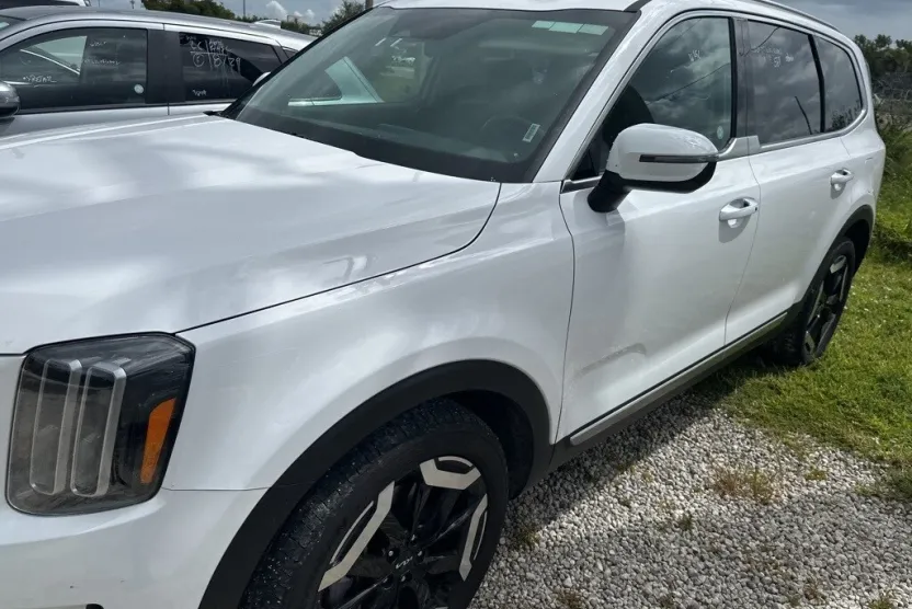 2025 Kia Telluride S photo 1