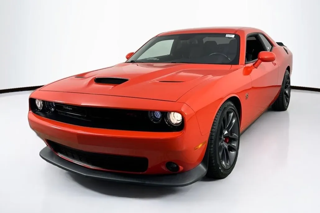 2022 Dodge Challenger R/T Scat Pack photo 1