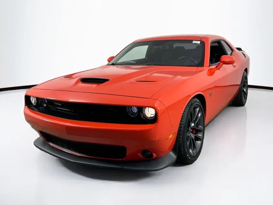 2022 Dodge Challenger R/T Scat Pack photo 1