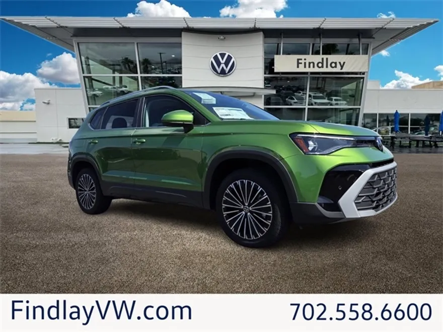2025 Volkswagen Taos SE photo 1