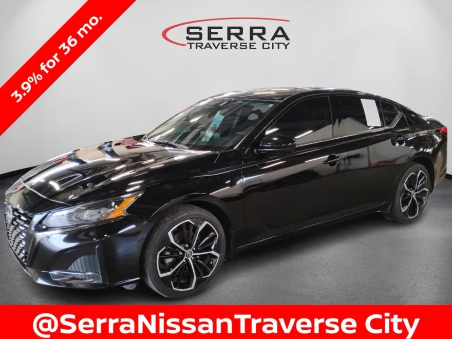2023 Nissan Altima 2.5 SR photo 1