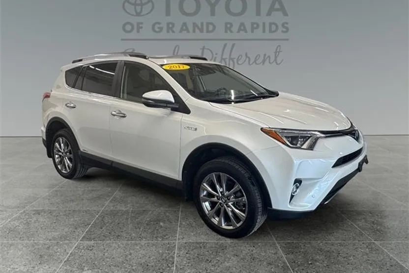 2017 Toyota RAV4 Hybrid Limited photo 1