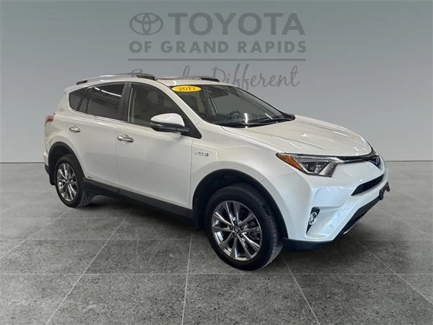 2017 Toyota RAV4 Hybrid Limited photo 1