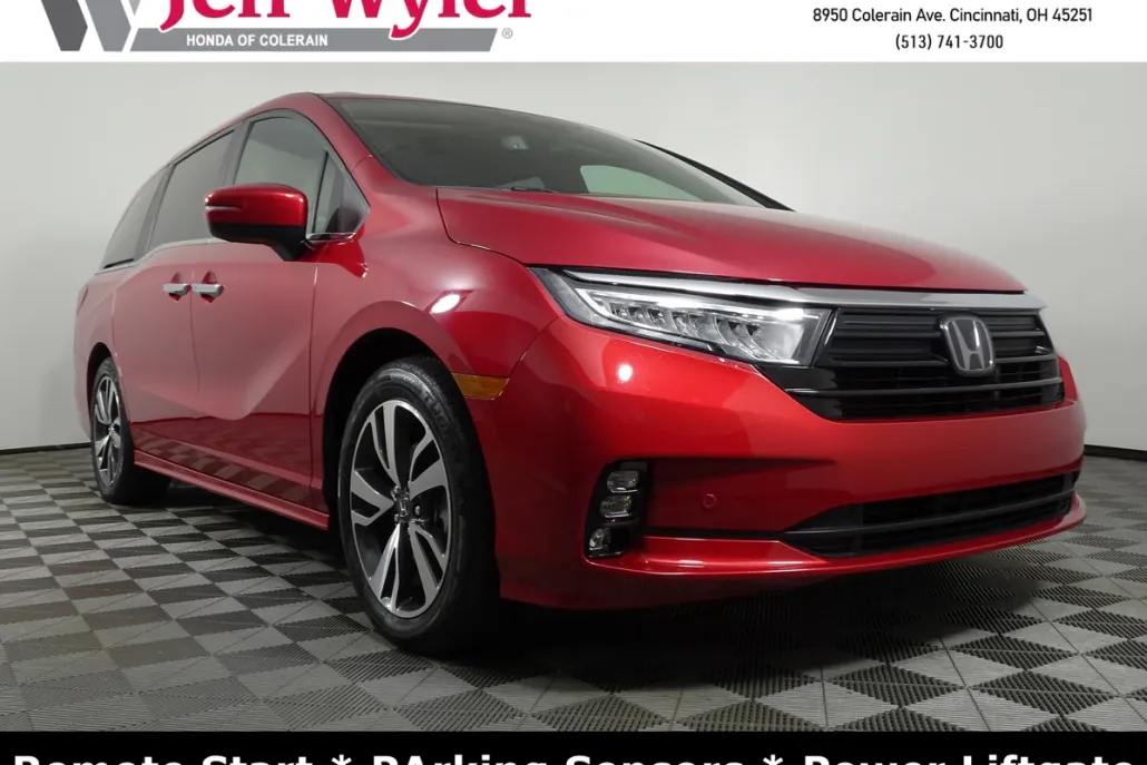 2023 Honda Odyssey Touring photo 1