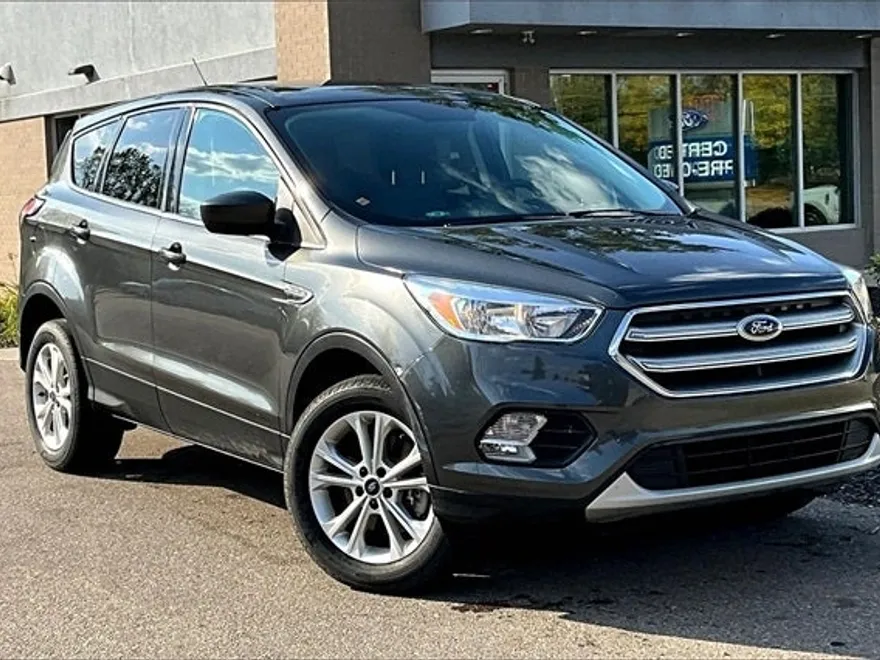 2017 Ford Escape SE photo 1