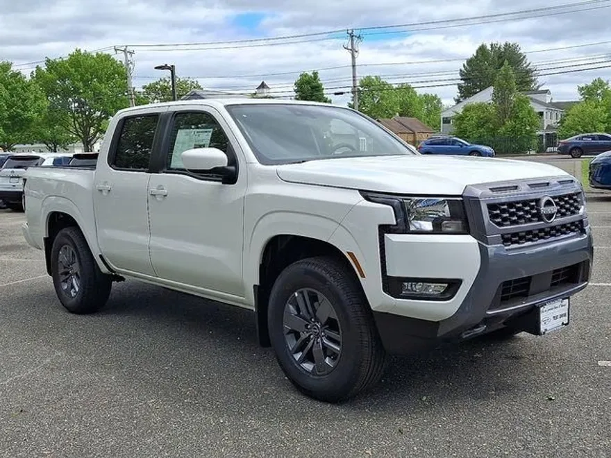 2025 Nissan Frontier SV photo 1
