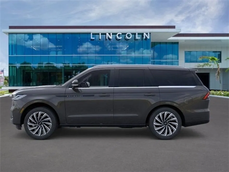 2025 Lincoln Navigator Black Label photo 1