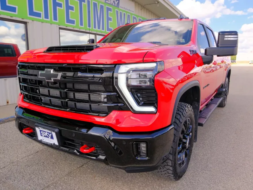 2025 Chevrolet Silverado 3500HD LT photo 1