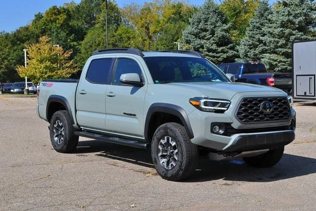 2023 Toyota Tacoma TRD Off-Road photo 1