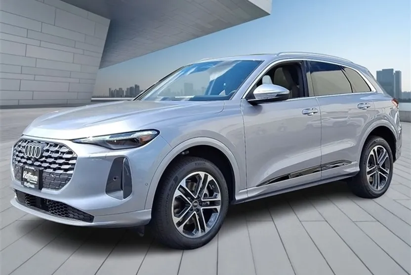 2025 Audi Q5 2.0T Premium Plus photo 1