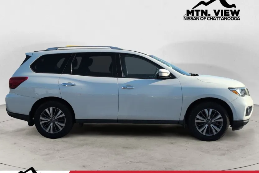 2019 Nissan Pathfinder S photo 1