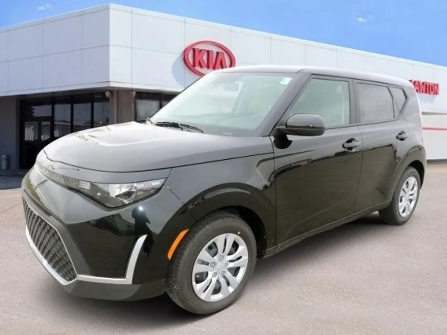 2025 Kia Soul LX photo 1
