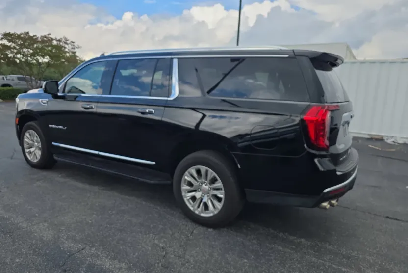 2024 Gmc Yukon XL Denali photo 1