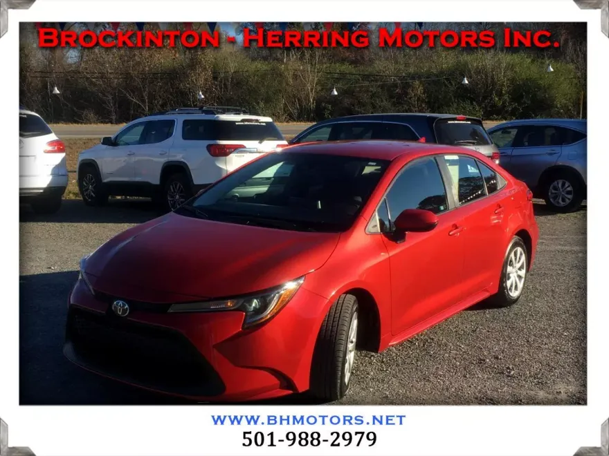 2020 Toyota Corolla LE photo 1