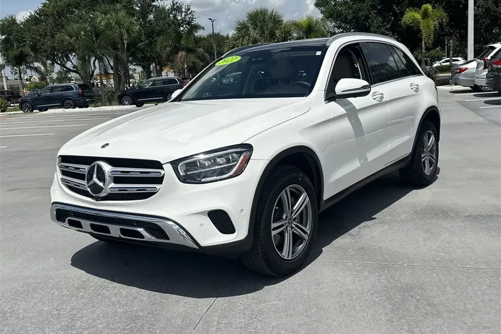 2022 Mercedes Benz GLC 300 photo 1