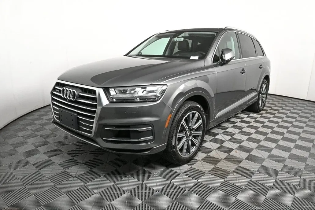 2017 Audi Q7 3.0T Prestige photo 1