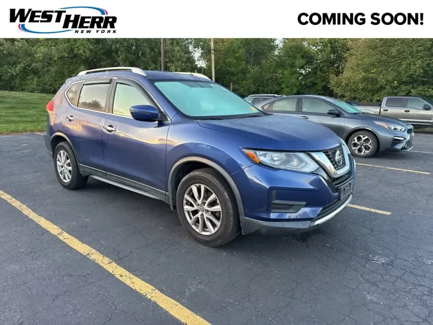 2018 Nissan Rogue SV photo 1