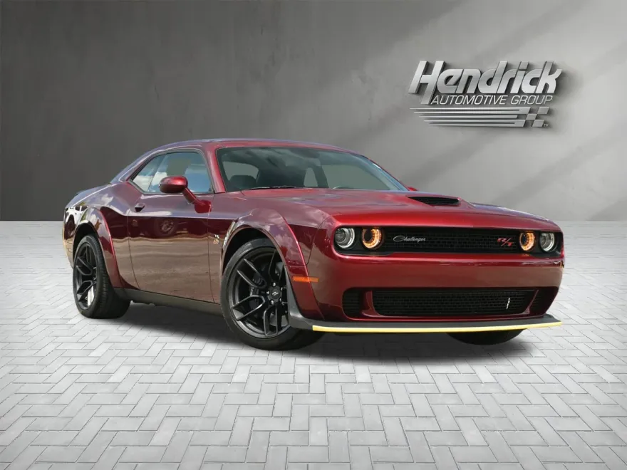 2022 Dodge Challenger R/T Scat Pack Widebody photo 1
