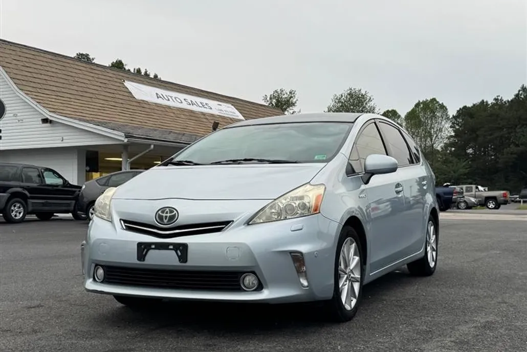 2014 Toyota Prius V Five photo 1