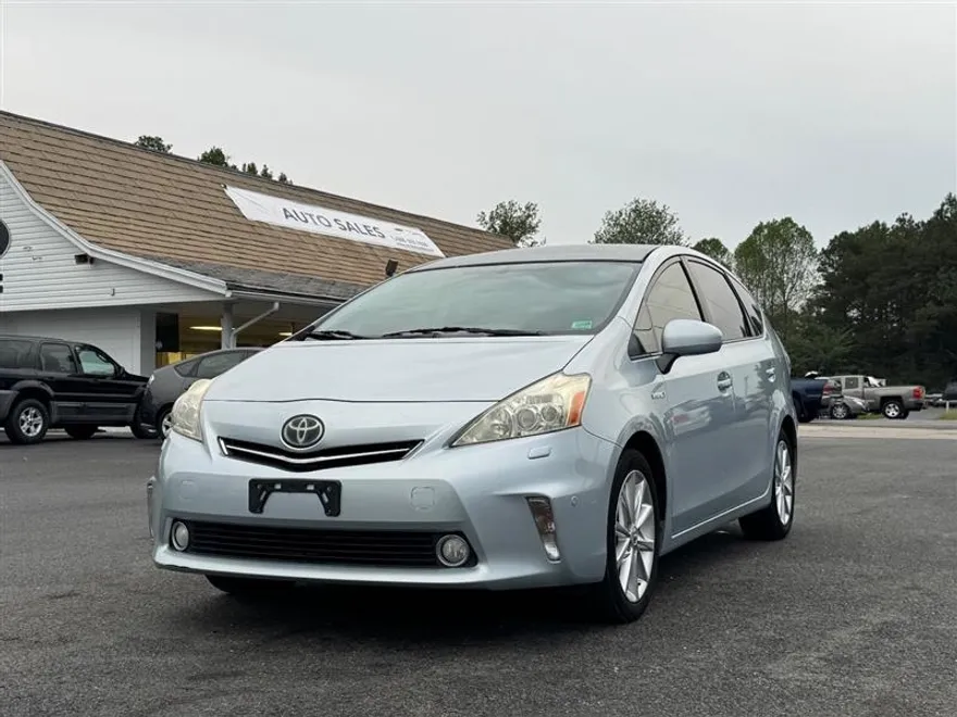 2014 Toyota Prius V Five photo 1