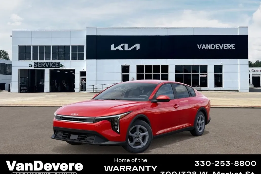2025 Kia K4 LXS photo 1