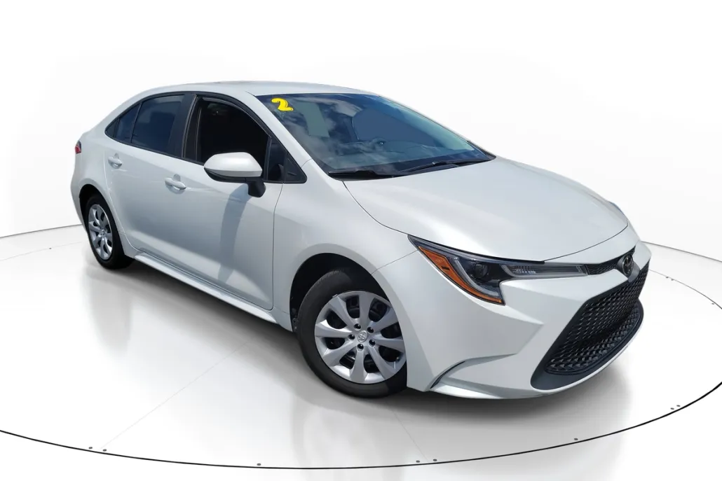 2022 Toyota Corolla LE photo 1