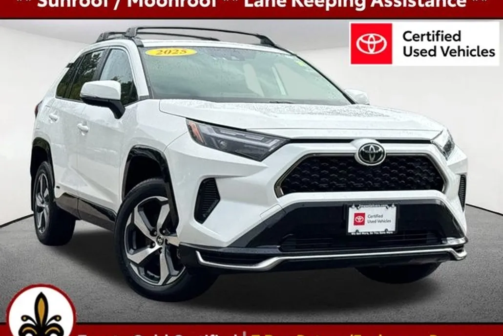 2025 Toyota RAV4 Hybrid SE photo 1
