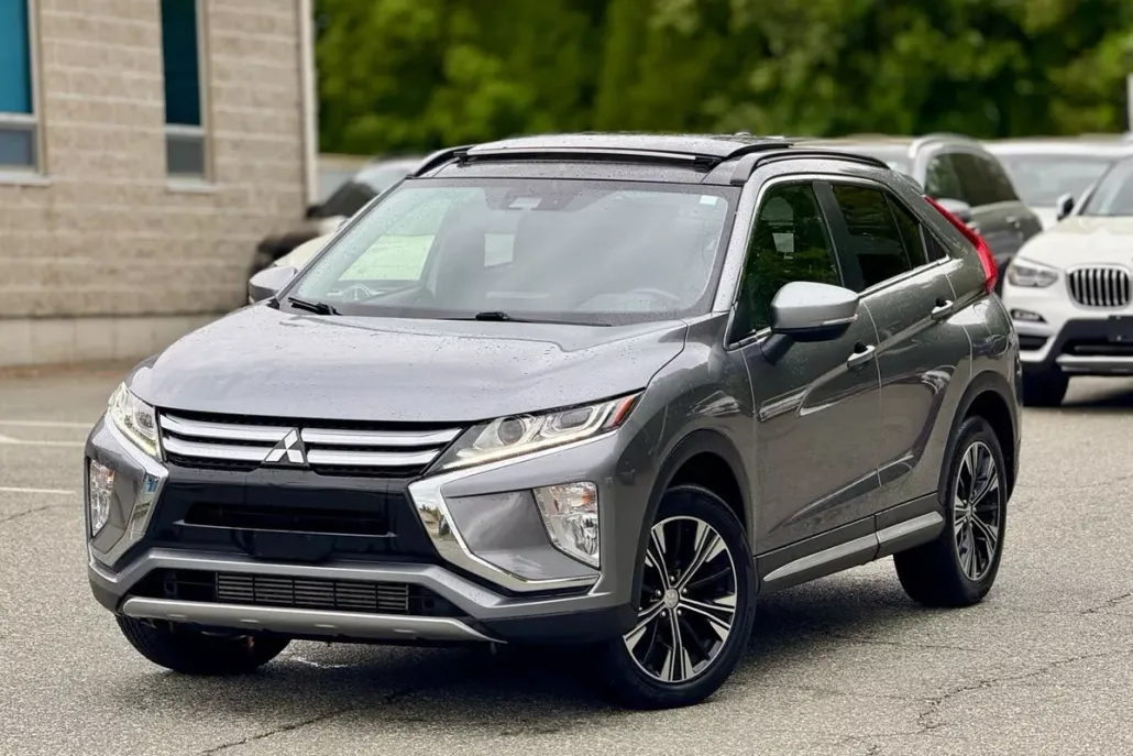 2020 Mitsubishi Eclipse Cross SE photo 1