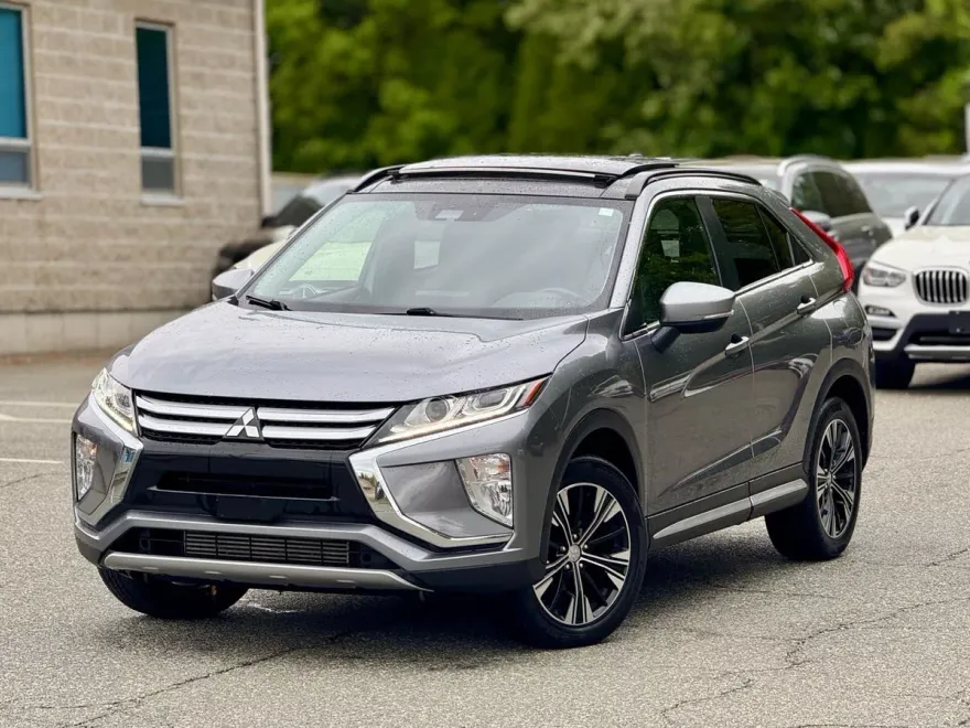 2020 Mitsubishi Eclipse Cross SE photo 1