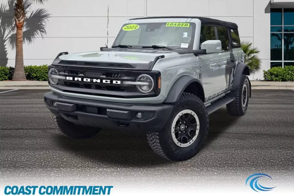 2022 Ford Bronco Base photo 1