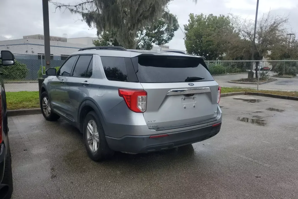 2020 Ford Explorer XLT photo 1