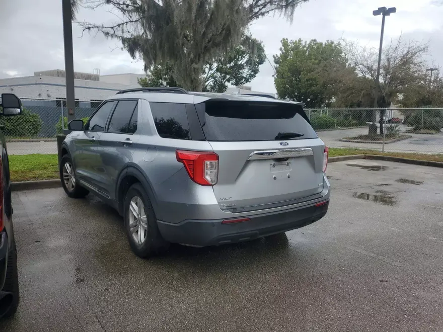 2020 Ford Explorer XLT photo 1