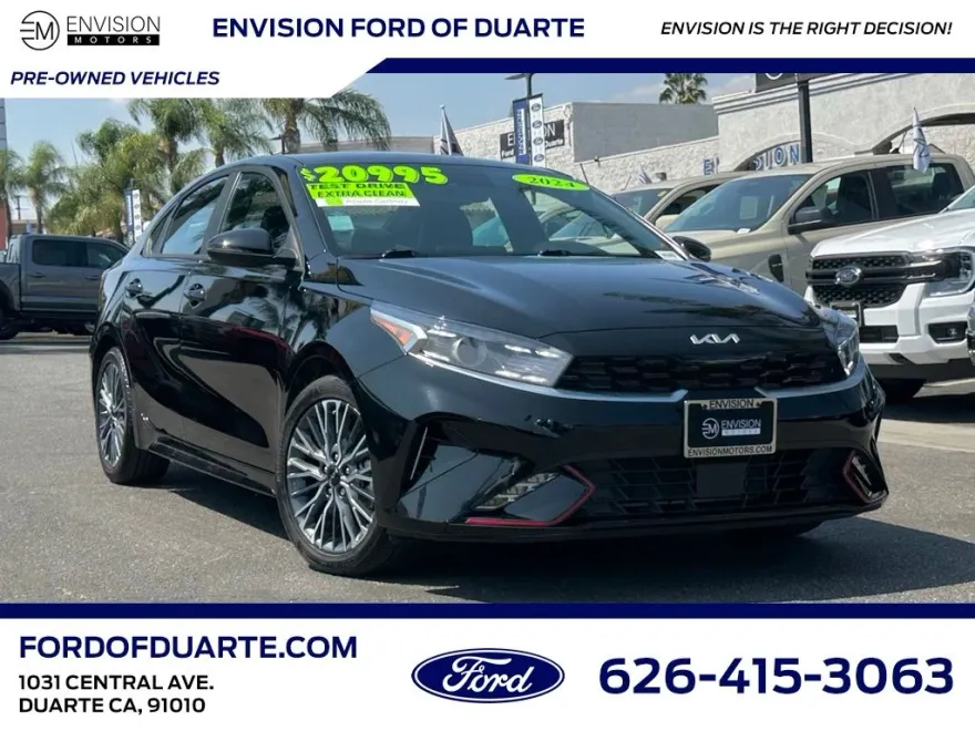2024 Kia Forte GT-Line photo 1