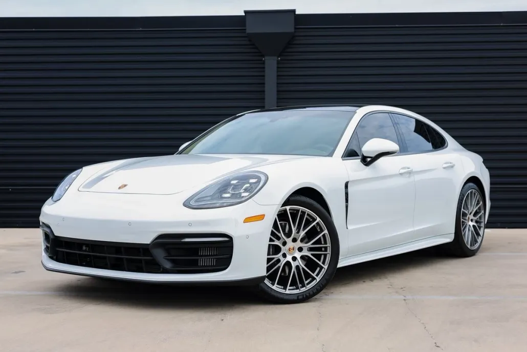 2021 Porsche Panamera 4 photo 1