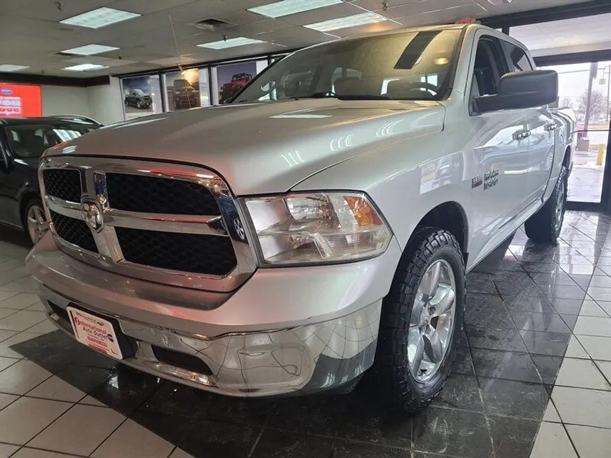 2016 Ram 1500 SLT photo 1