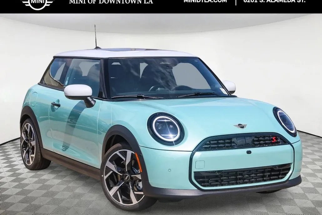 2026 Mini Cooper 2 Door Hardtop S Iconic photo 1