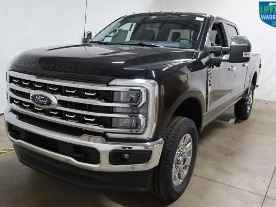 2025 Ford F-350 Lariat photo 1