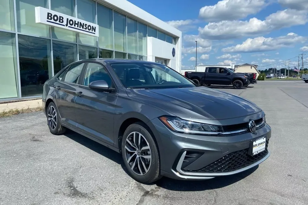 2025 Volkswagen Jetta 1.5T SE photo 1