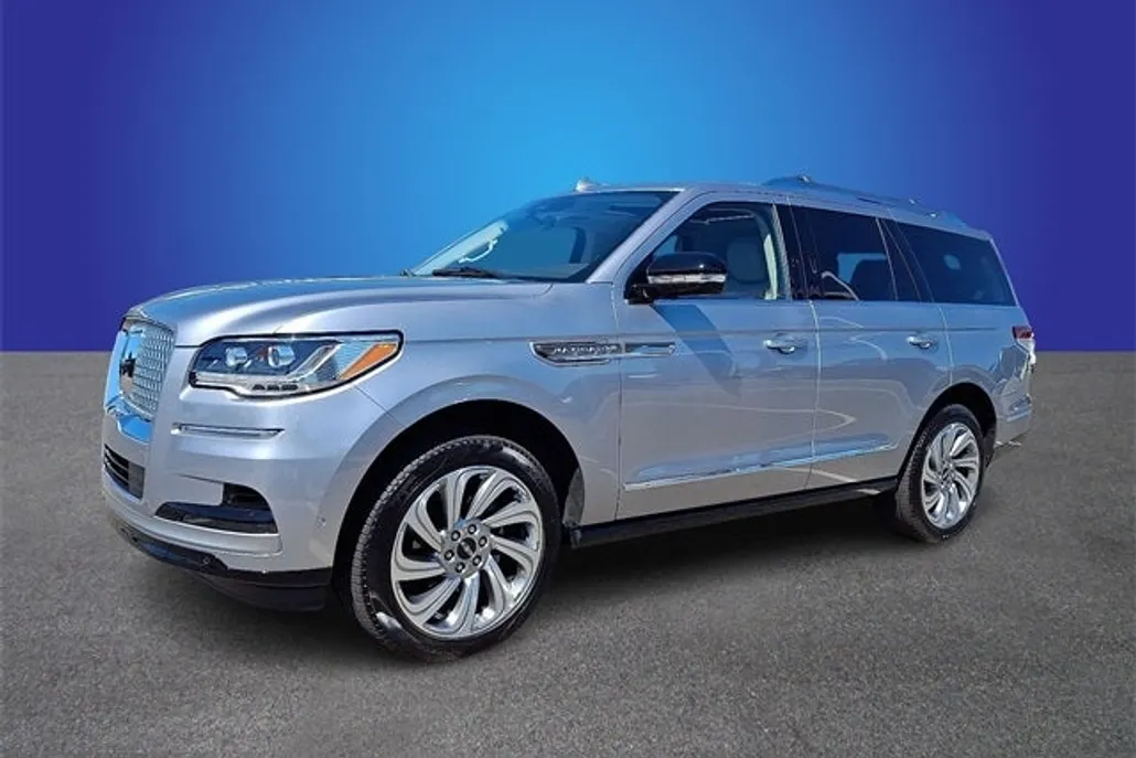 2024 Lincoln Navigator Premiere photo 1