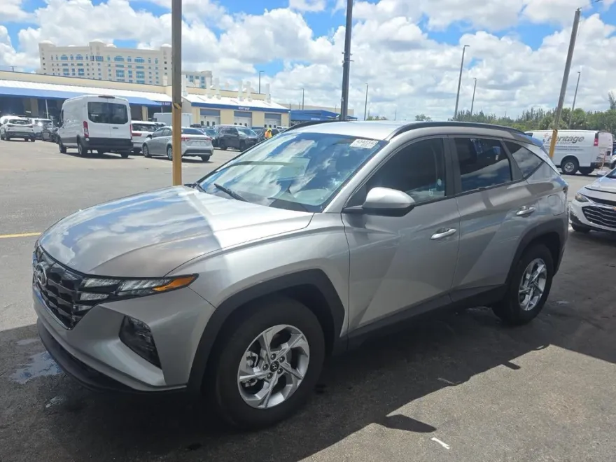 2024 Hyundai Tucson SEL photo 1