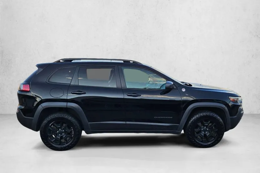 2019 Jeep Cherokee Trailhawk Sport photo 1
