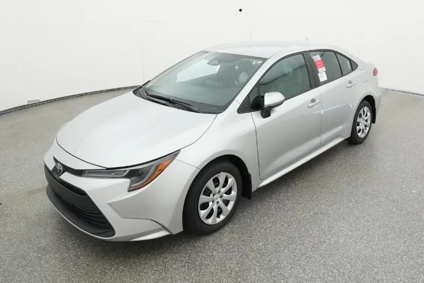 2025 Toyota Corolla LE photo 1