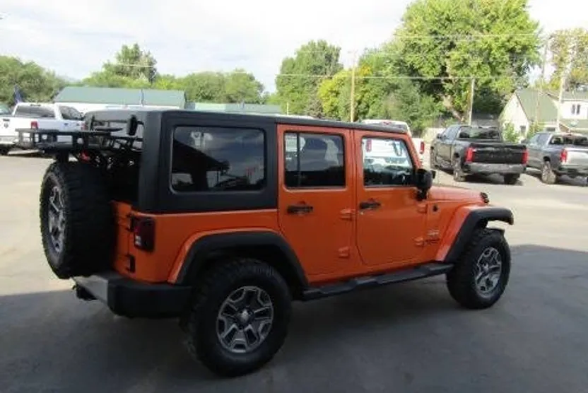 2012 Jeep Wrangler Unlimited Sahara photo 1