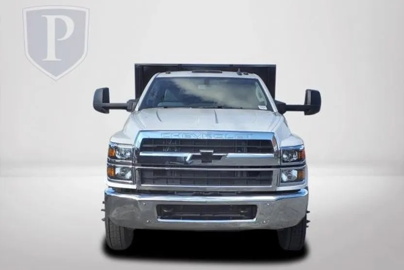 2023 Chevrolet Silverado 6500HD Work Truck photo 1